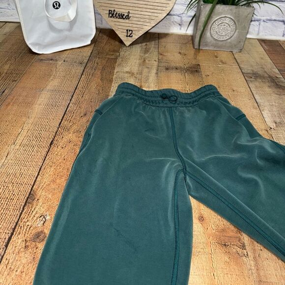 Lululemon Softstreme High-Rise Straight-Leg Cropped Pant
Dark Forest - Picture 14 of 16